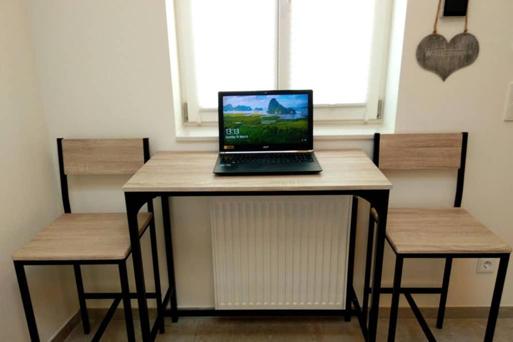 Pearl Studio Apart - King Bed - Netflix - Projector - Fast Wi-Fi เทรียร์ ภายนอก รูปภาพ